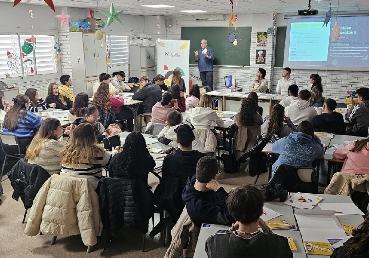 Estudiantes que formaron parte de los Hackatones Inspiracoop.