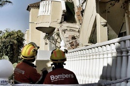 Dos bomberos, en una imagen de archivo.