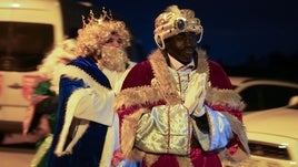 Balla durante la cabalgata de Reyes en Algemesí.