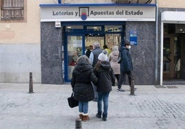 Colas en una administración de lotería, imagen de archivo.