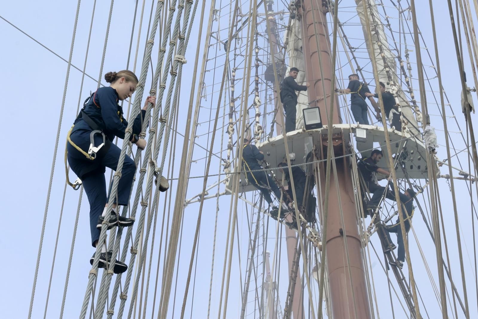 FOTOS | Las primeras imágenes de la princesa Leonor a bordo del buque escuela Juan Sebastián Elcano