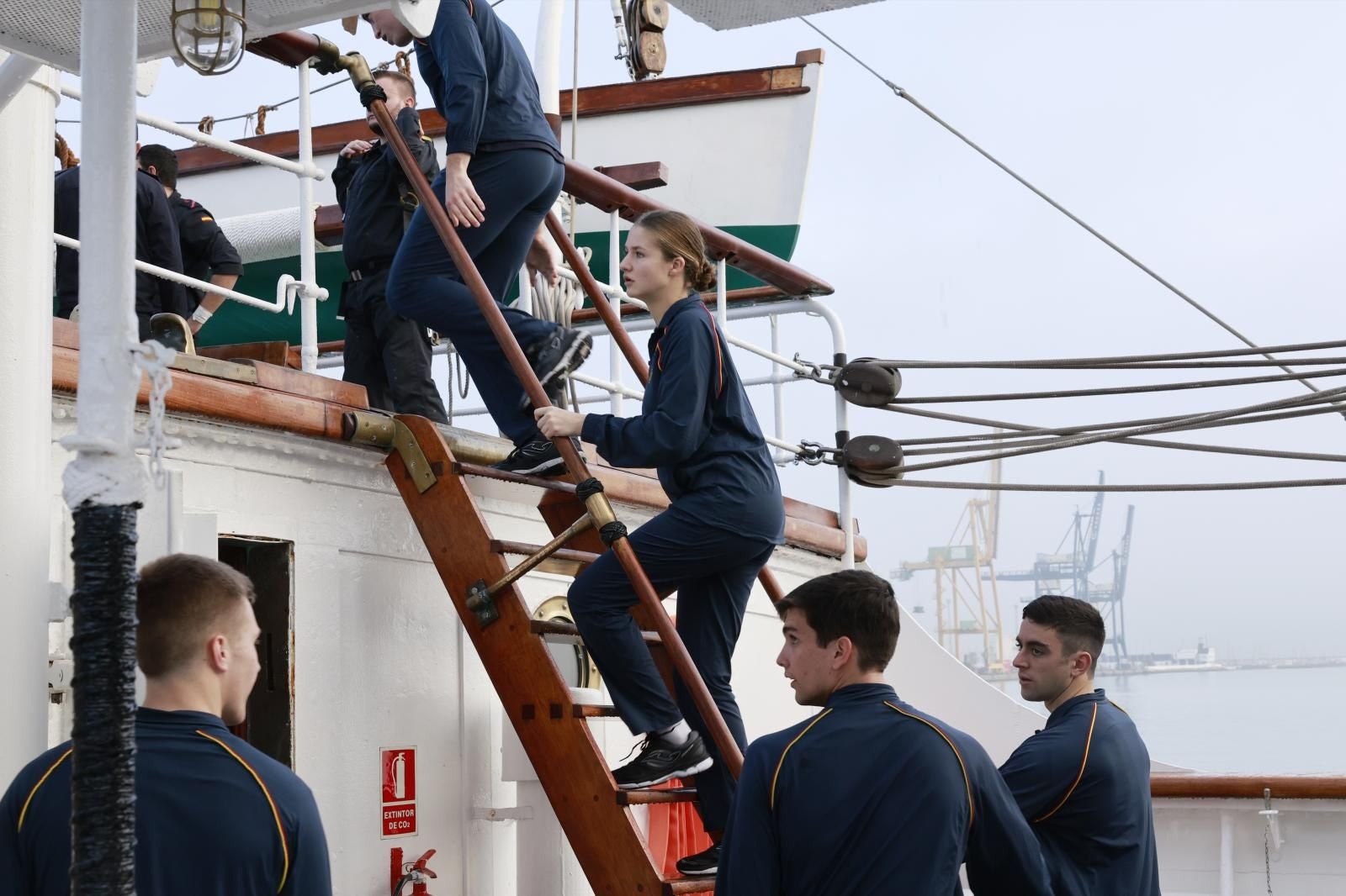 FOTOS | Las primeras imágenes de la princesa Leonor a bordo del buque escuela Juan Sebastián Elcano