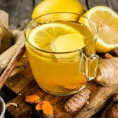 La infusión antiinflamatoria para tomar por las mañanas y controlar la hinchazón y los antojos durante el día