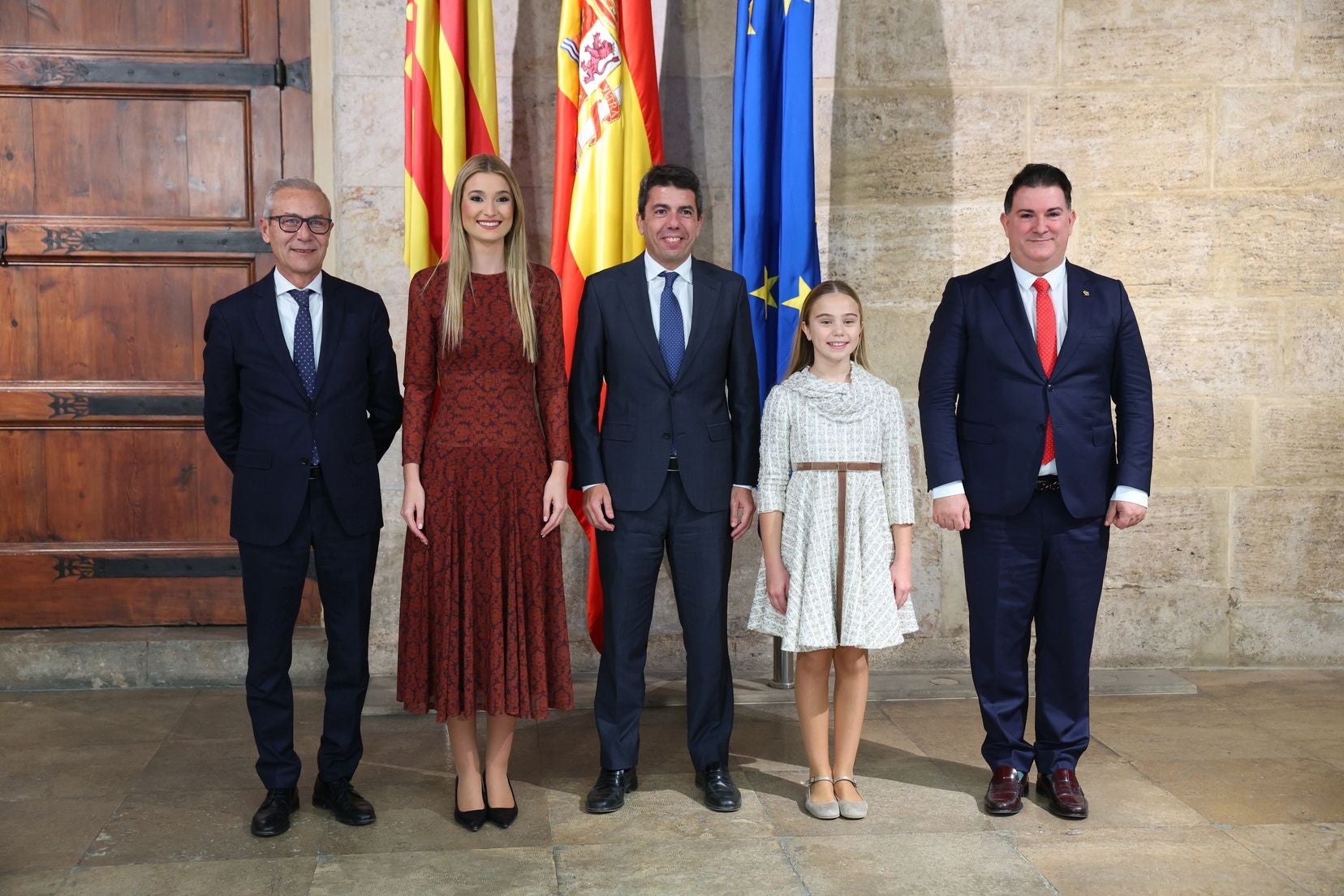 Mazón recibe a las falleras mayores de Valencia