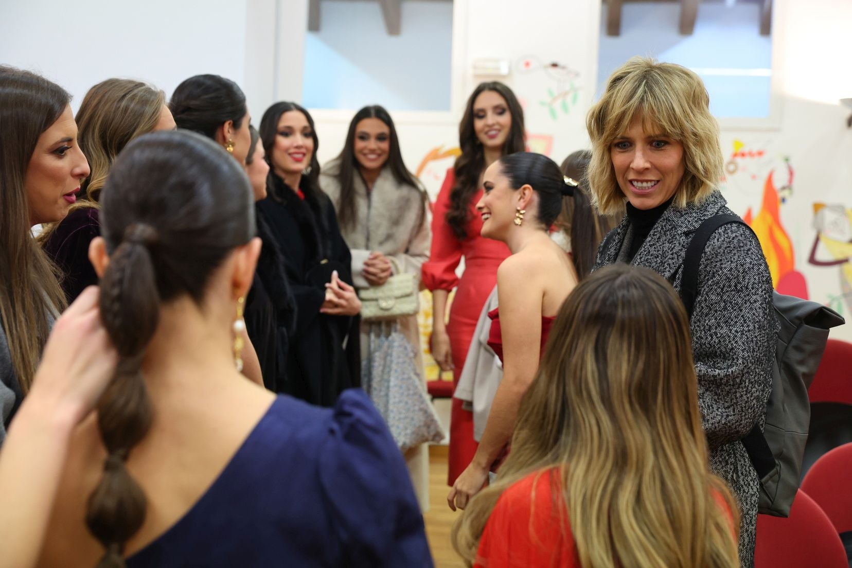 Así ha sido el encuentro entre las falleras mayores de Valencia, sus cortes y sus mantenedoras