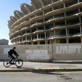 Pintadas contra Lim en el Nou Mestalla