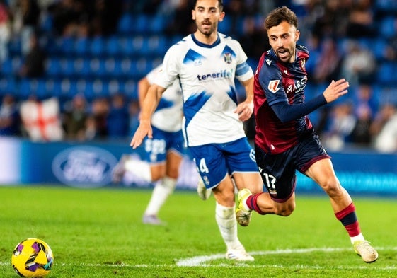 Óscar Clemente, durante el partido contra el Tenerife.