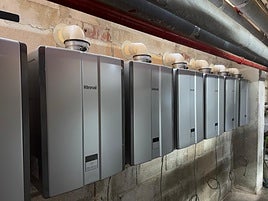 Nuevas calderas de la piscina.