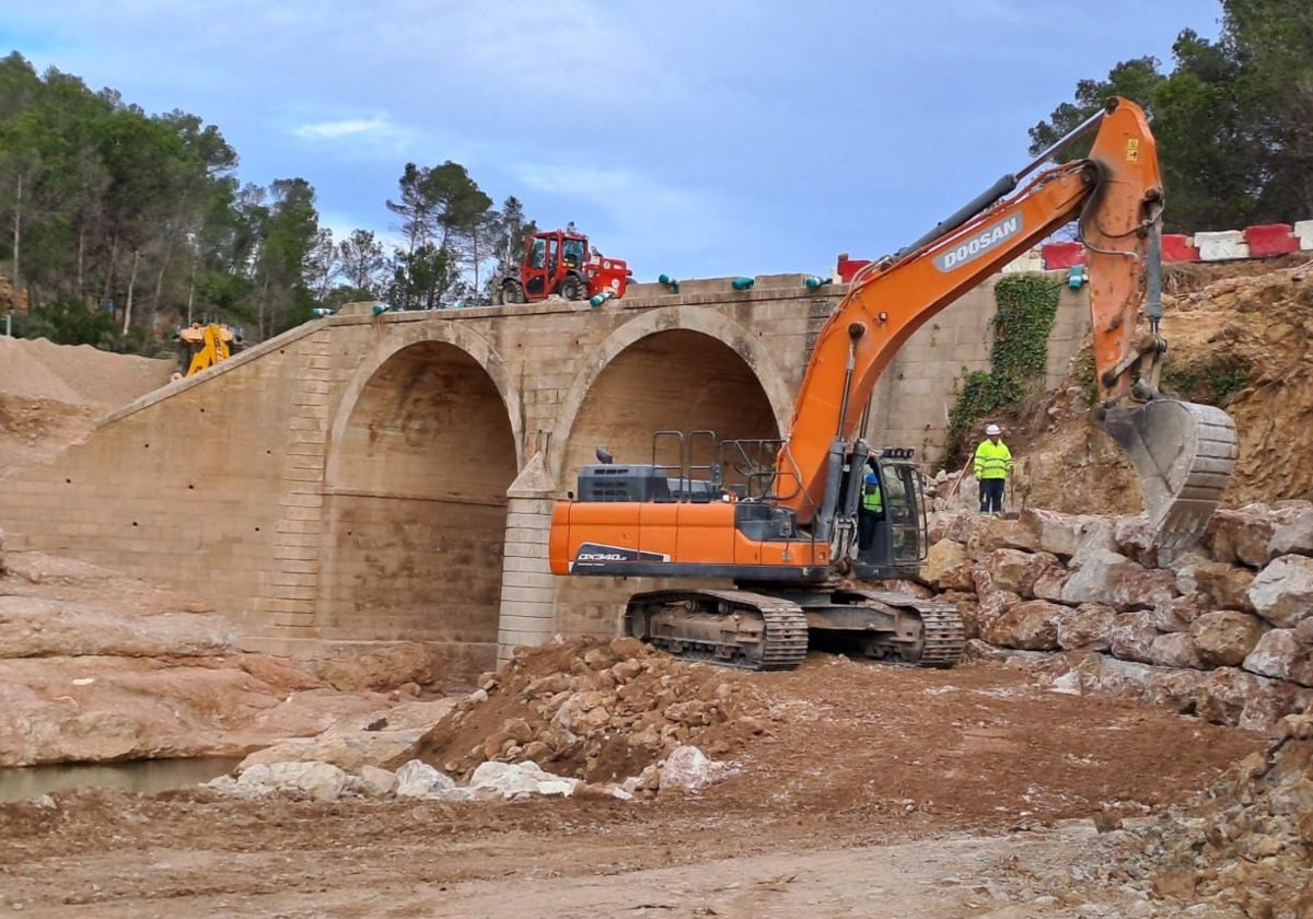 Reconstrucción del puente de la Paridera, que une Yátova con Hortunas.