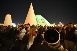 Observación con telescopios en el Umbracle, en una imagen de archivo.