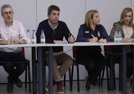 Mazón, Bernabé, Pradas y España durante una reunión del Cecopi.