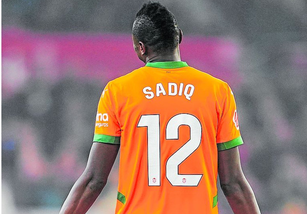 Sadiq, durante un partido con el Valencia.