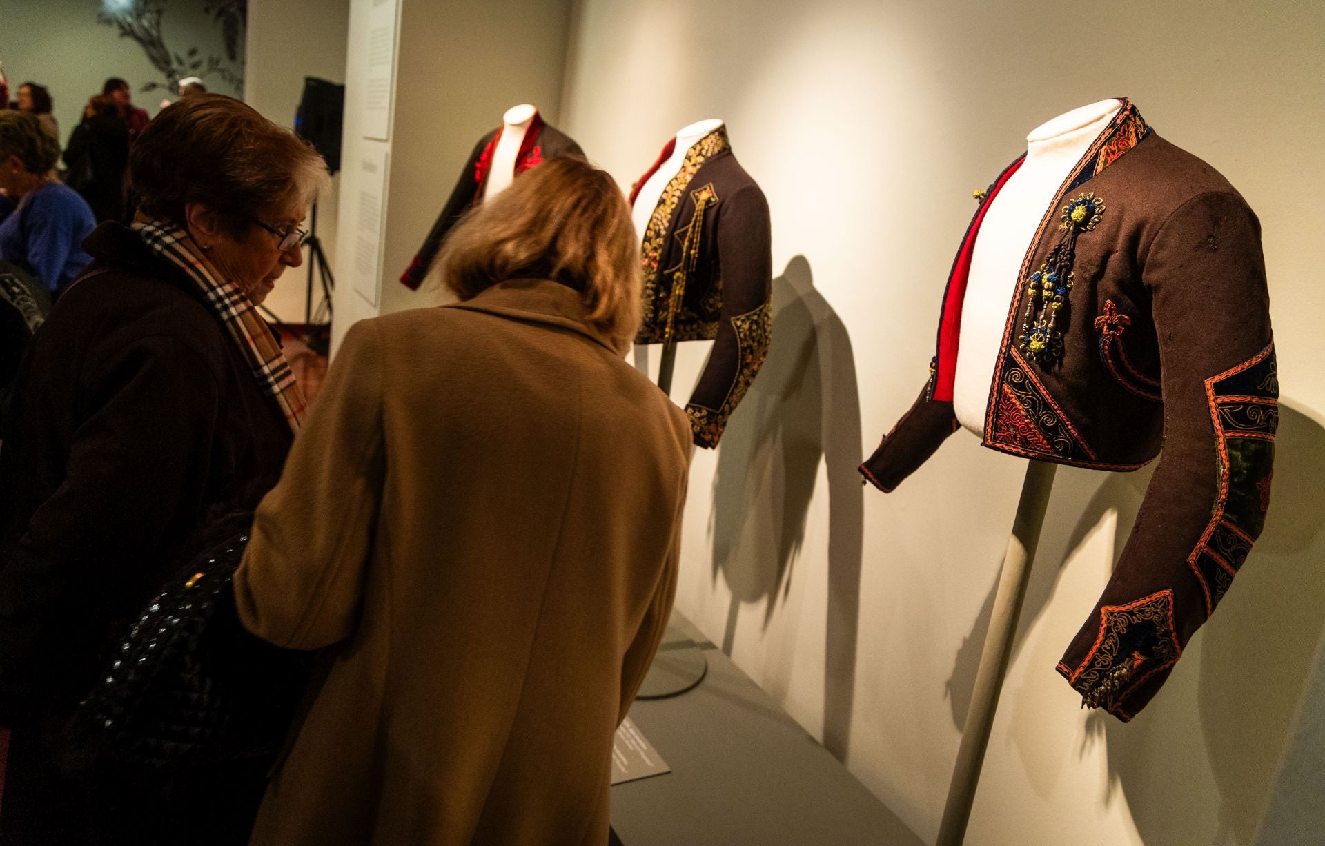 La espectacular colección de trajes de una ilustre familia valenciana