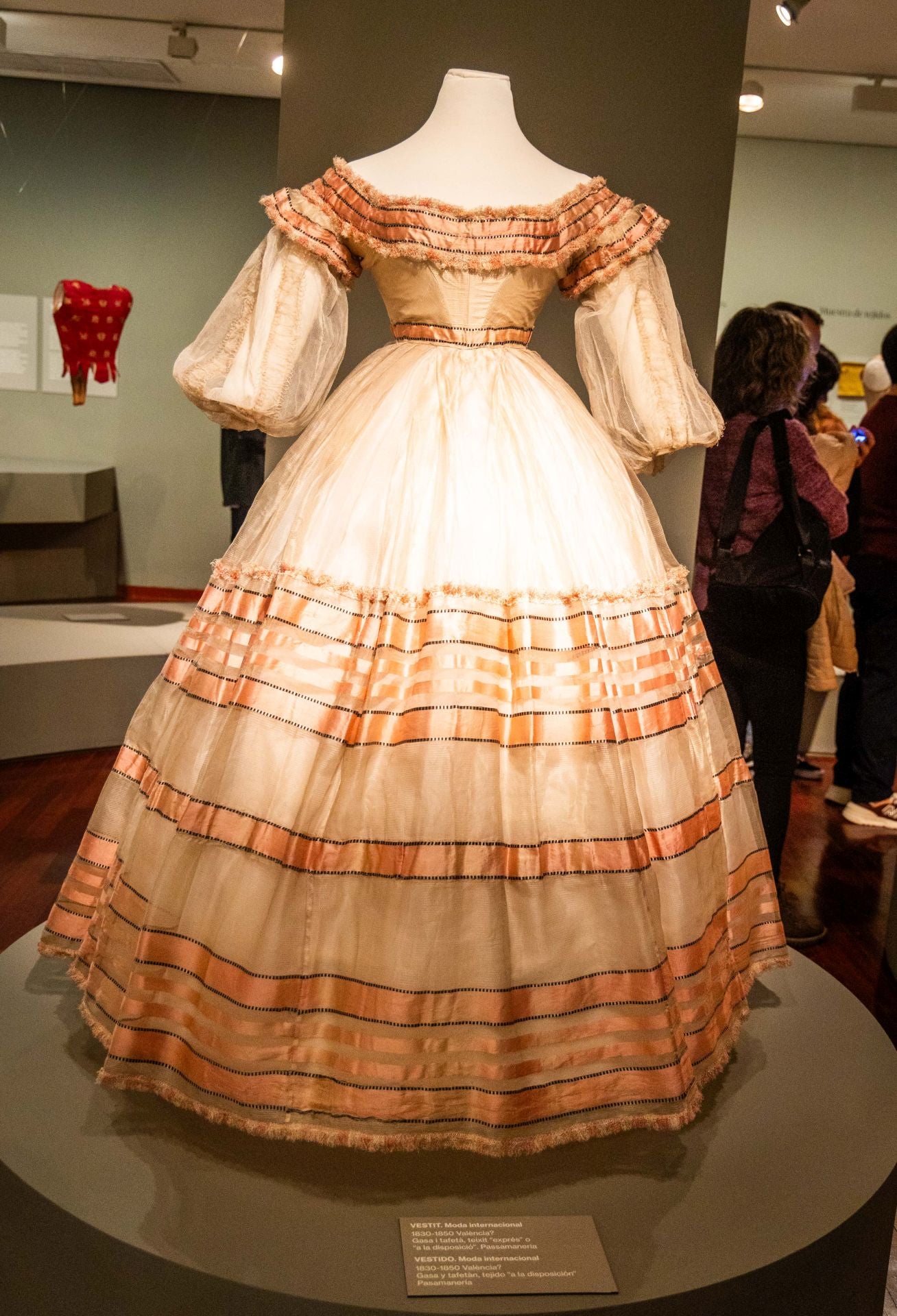 La espectacular colección de trajes de una ilustre familia valenciana