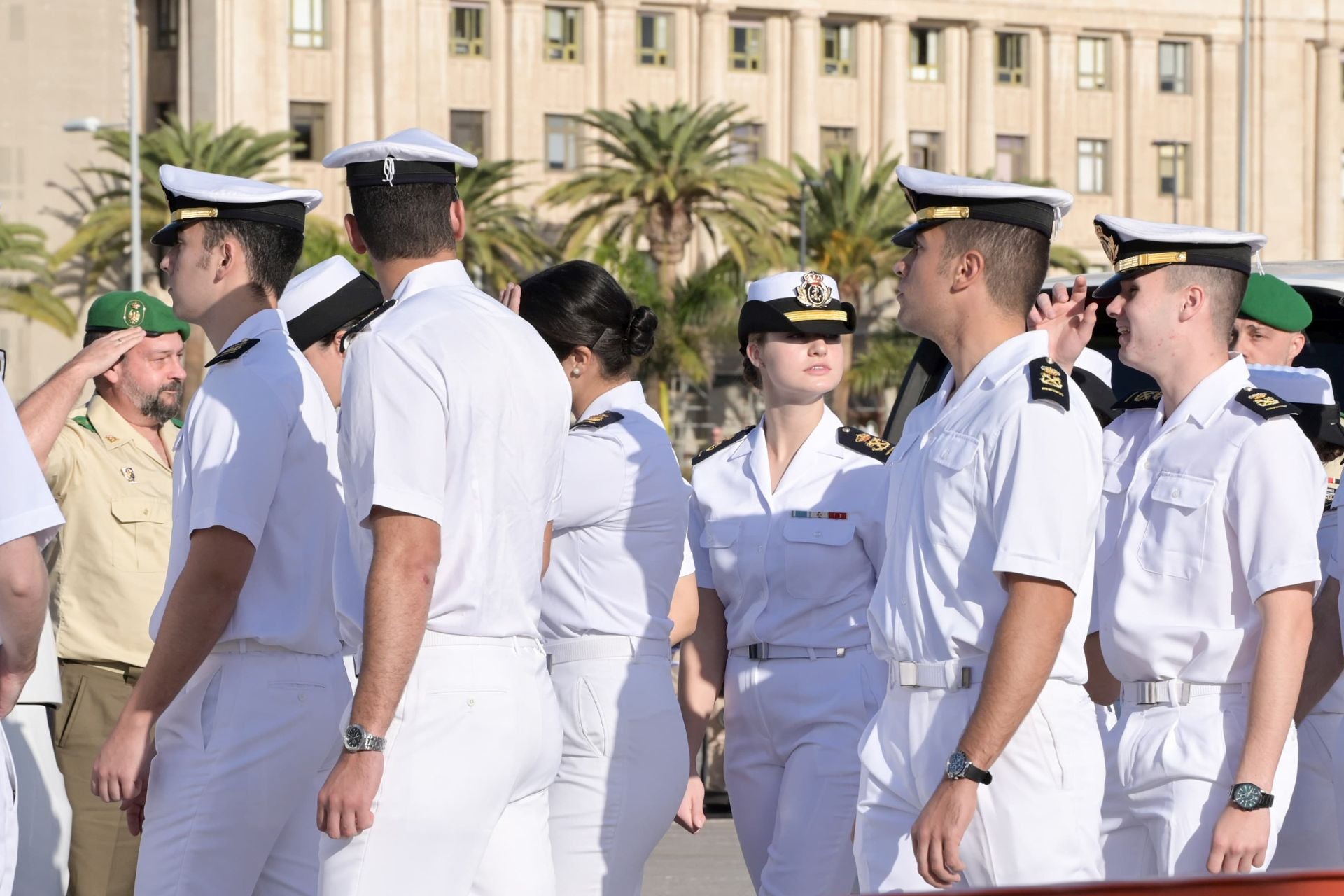 Leonor llega a Tenerife a bordo de Elcano