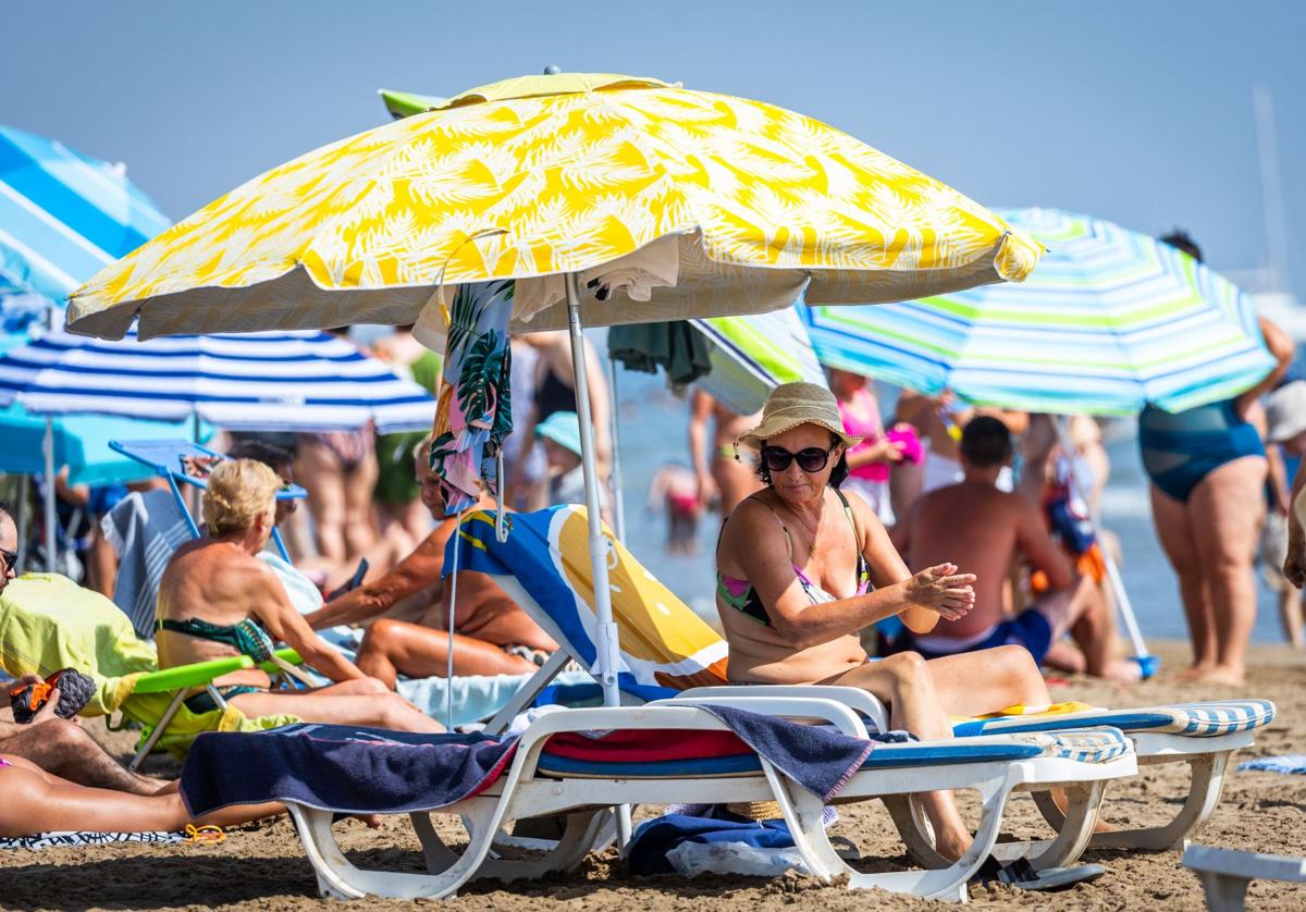 Turismo en las playas de Valencia.