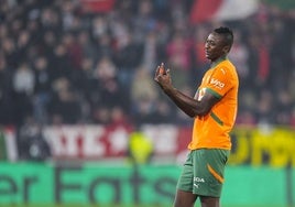 Umar Sadiq en el partido ante el Sevilla.