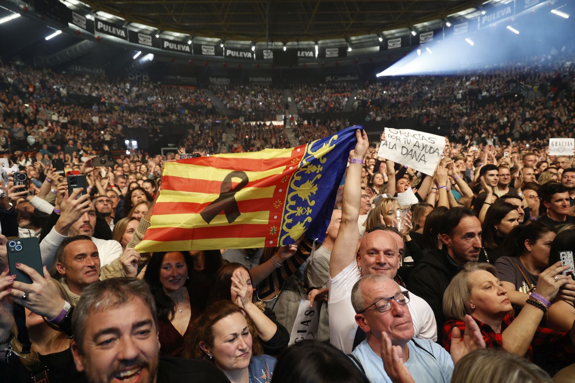 FOTOS | Concierto benéfico de Manolo García en Valencia para los afectados por la dana