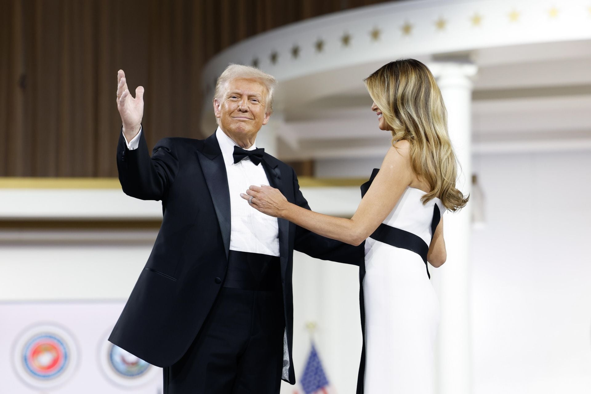 Los impecables looks de Ivanka y Melania Trump en el baile del Comandante en Jefe