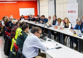 Primera reunión del Cecopi con la presencia de los alcaldes.