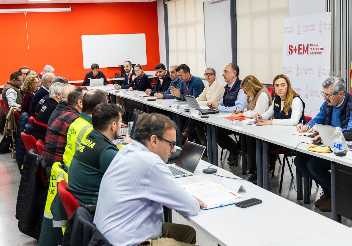 Primera reunión de los alcaldes en el Cecopi.