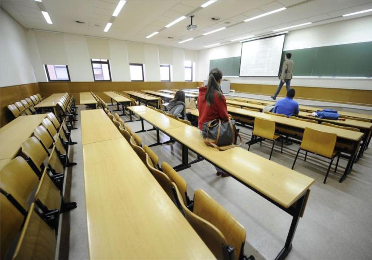 Alumnos en un aula de la UJI, en una imagen de archivo.