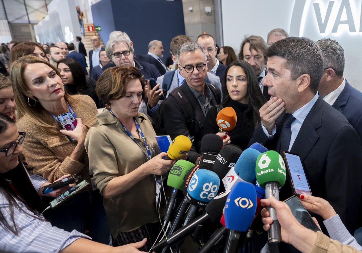 Mazón realiza declaraciones en Fitur.