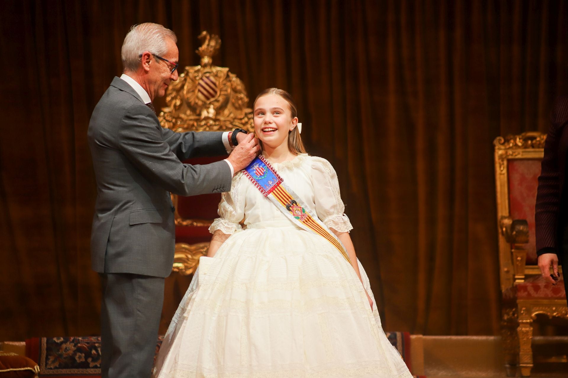 Ensayo de la exaltación de la fallera mayor infantil de Valencia