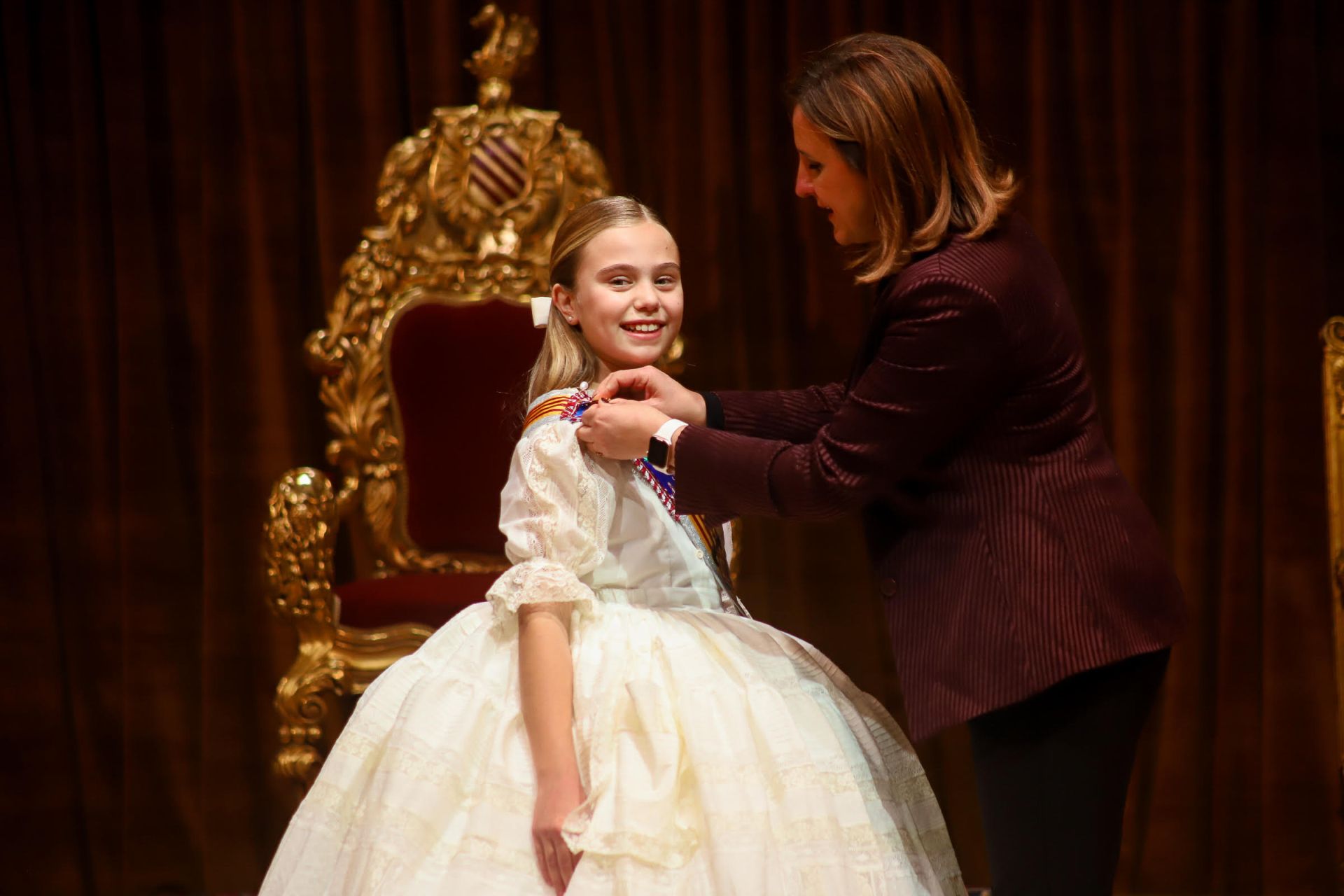 Ensayo de la exaltación de la fallera mayor infantil de Valencia