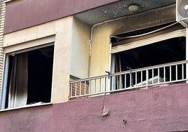 El balcón de la vivienda donde se ha registrado el incendio.