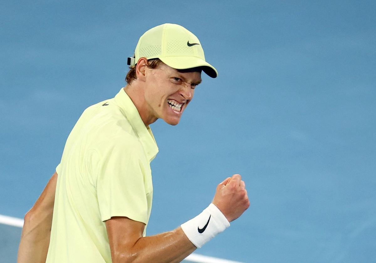 Jannik Sinner celebra uno de los puntos en el Australia Open.