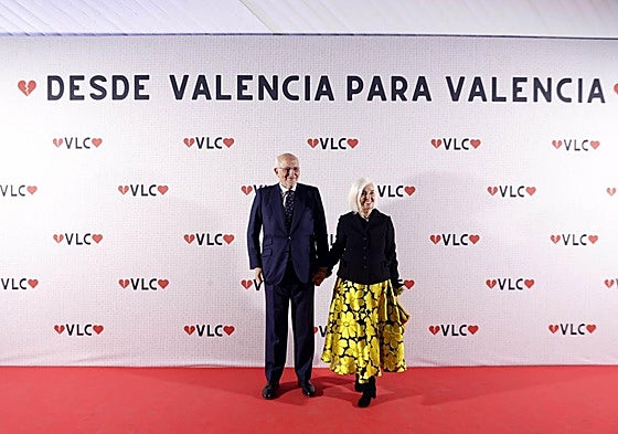 Juan Roig y Hortensia Herrero, en la gala benéfica por los damnificados de la dana, en diciembre de 2024.