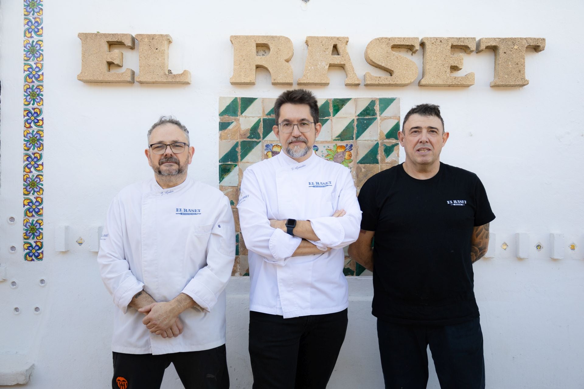 Imagen secundaria 1 - Pelota de puchero y buñuelo de bacalao con gamba roja, las tapas de Dénia en Madrid Fusión