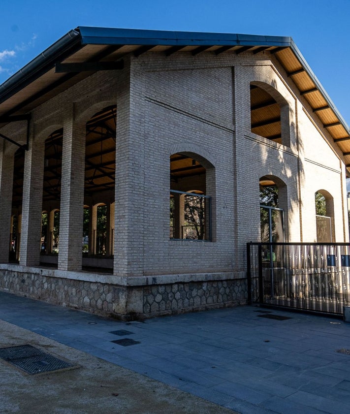 Imagen secundaria 2 - Edificios del Parque Central de Valencia.