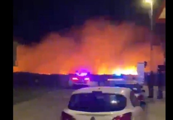 Extinguido el incendio de Moncofa que obligó a desalojar a 40 personas de un camping