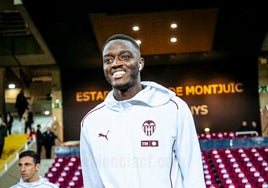 Moucktar Diakhaby sonriente en la previa del partido contra el Barça.