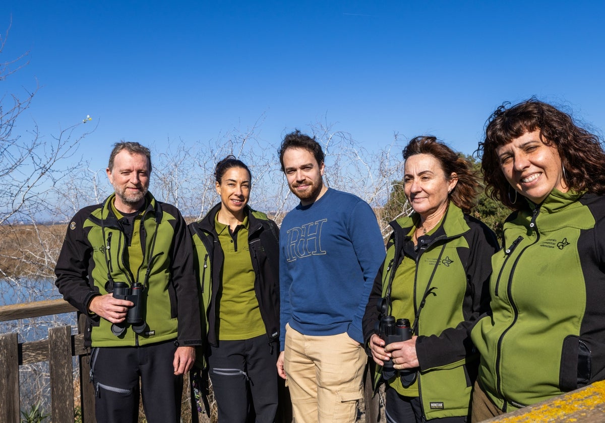 Juan Vicente Muñoz, Marta García, Juanjo Monzó, Beatriz López y Lucía Moreno, integrantes del equipo de la Conselleria que cuida la Albufera.