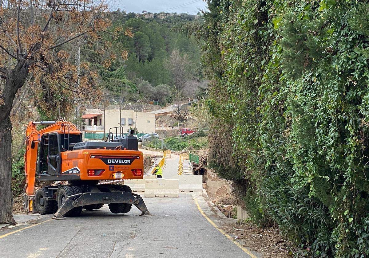 Obras en uno de los puentes.