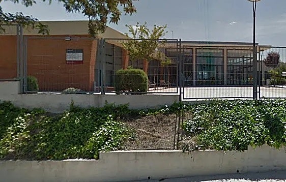 Indignación entre las familias de Torrella y Cerdà tras conocer que el alcalde de Llanera conocía desde julio cómo quedará el colegio tras la separación del CRA