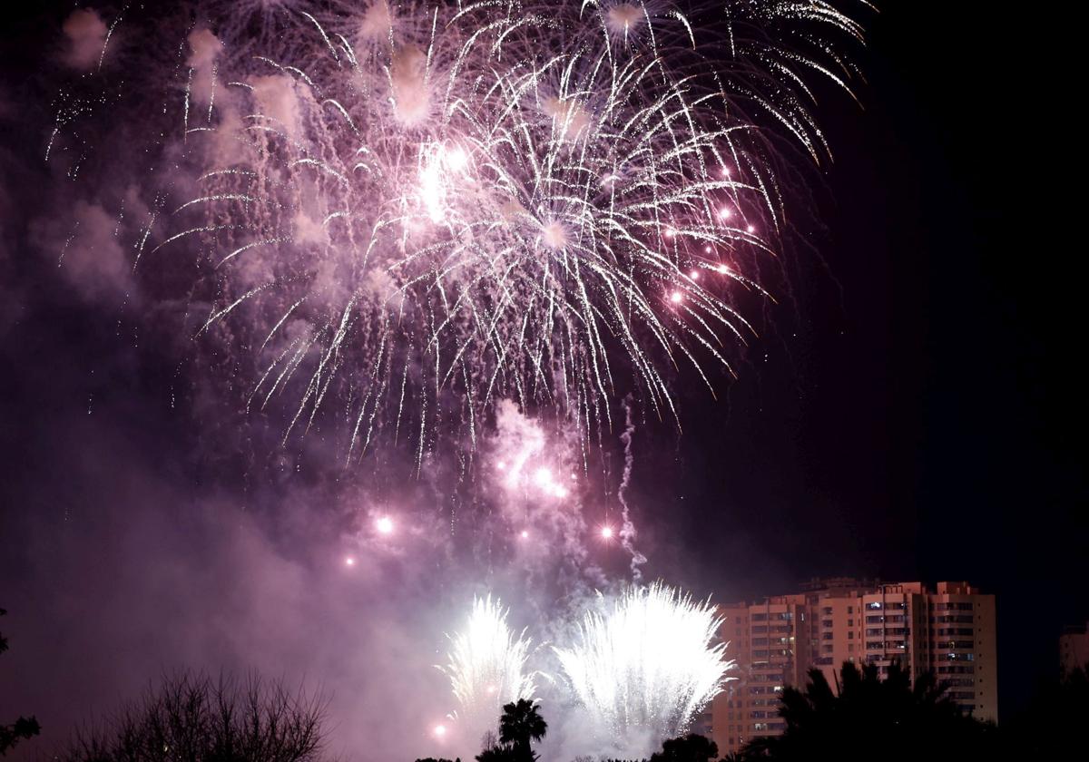 Castillo de fuegos artificiales en Valencia.