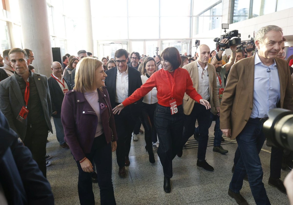 Bernabé, Morant y Zapatero, a su llegada al Palacio de Congresos.