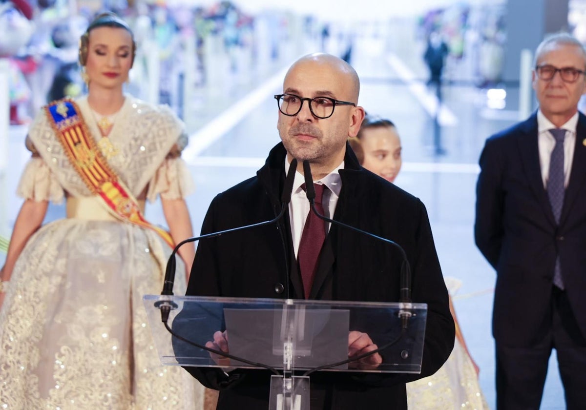 Vicente Julián García, maestro mayor del Gremio de Artistas Falleros.