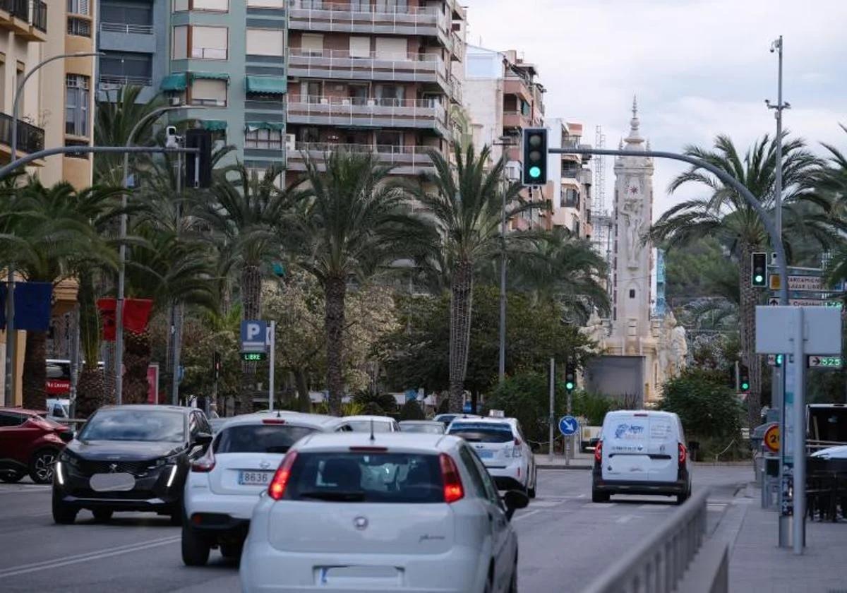 Tráfico en el centro de Alicante.