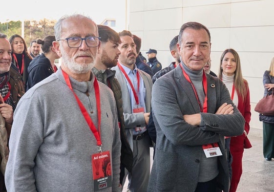 Robert Raga, de brazos cruzados, a su llegada este sábado al congreso del PSPV.