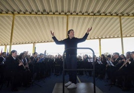 El maestro Gustavo Dudamel, durante el concierto en Castellar-Olliveral, donde ha dirigido 'Valencia', de Padilla.