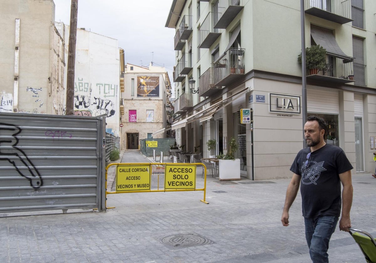 Calle Eixarchs, donde encontraron otra bomba el pasado verano.