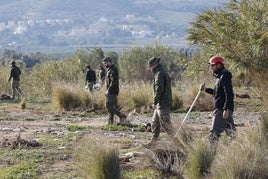 Miembros de la UME en las labores de búsqueda de desaparecidos en la riada.