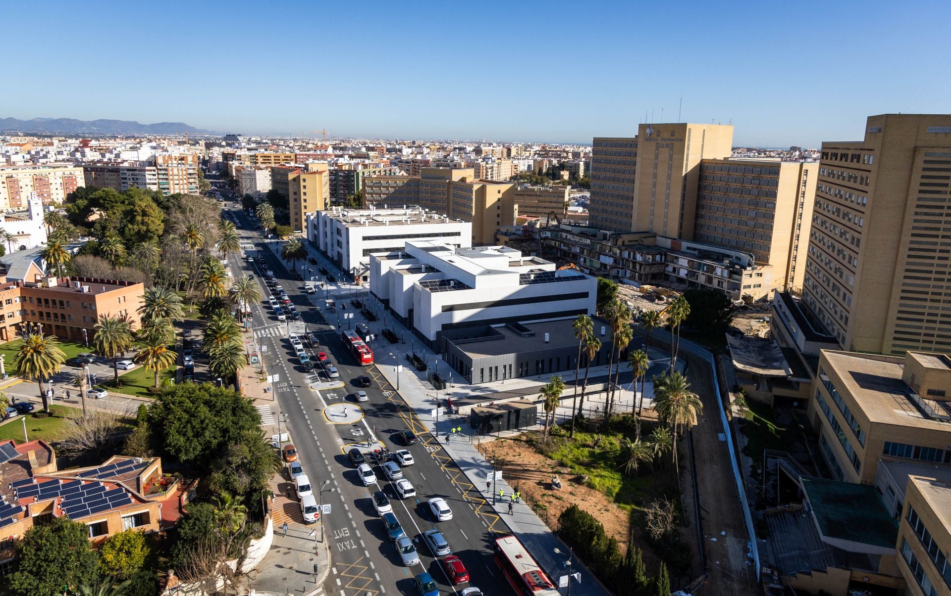 El derribo de la antigua Fe ya se centra en el edificio principal