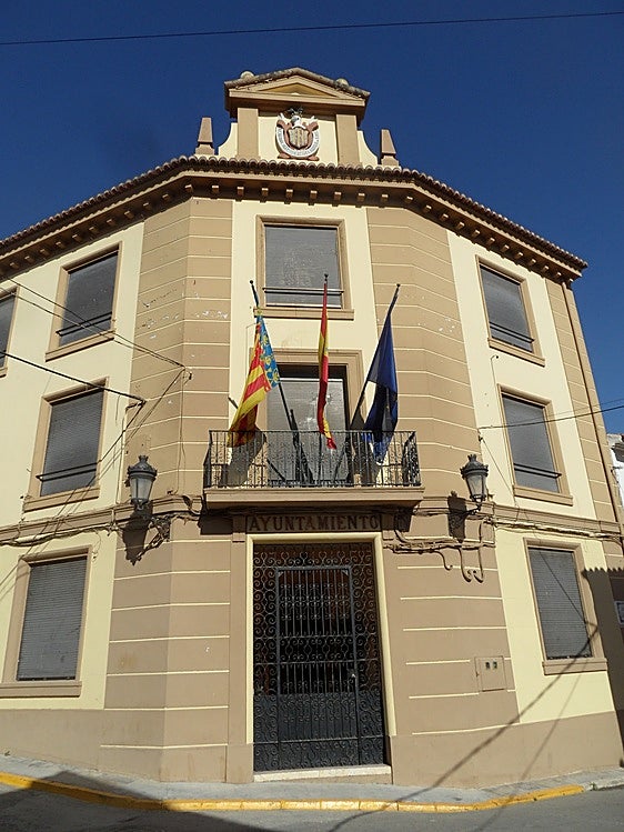 Manifestación contra la segregación de Llanera de Ranes del CRA La Costereta