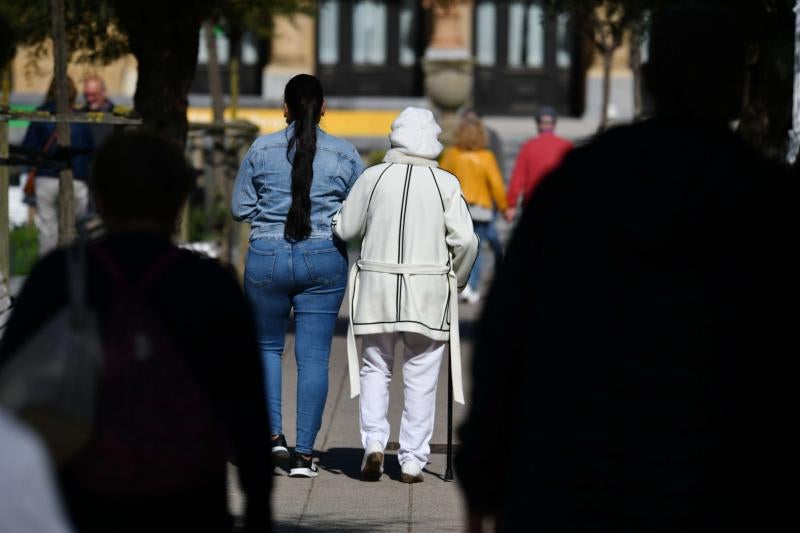 Amigos y vecinos podrán cobrar por cuidar a personas dependientes